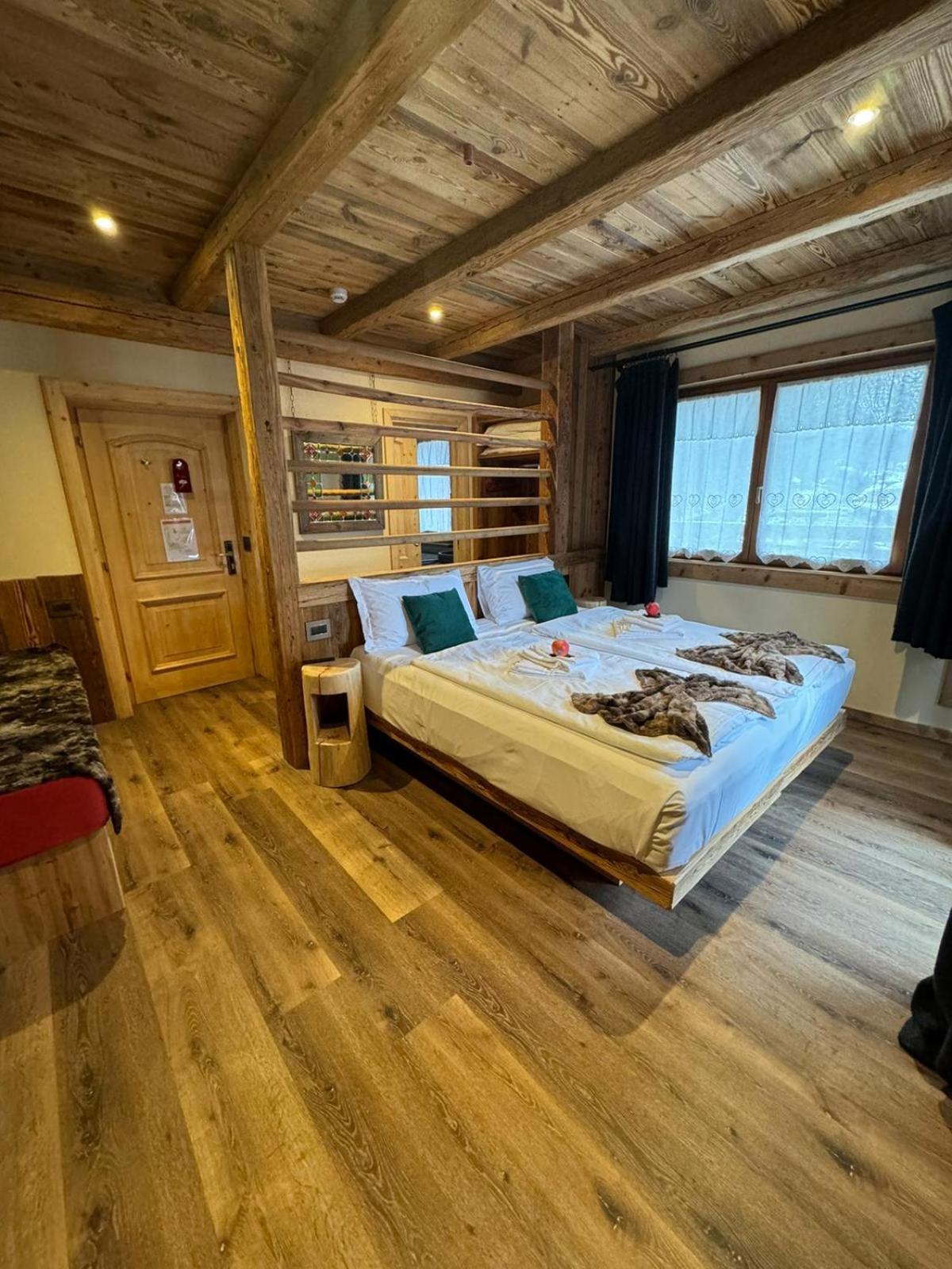 Hotel Ciasa Lorenzi Cortina dʼAmpezzo Esterno foto