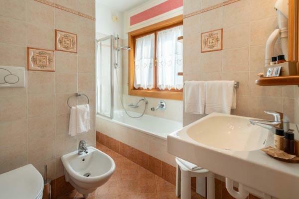 Hotel Ciasa Lorenzi Cortina dʼAmpezzo Esterno foto